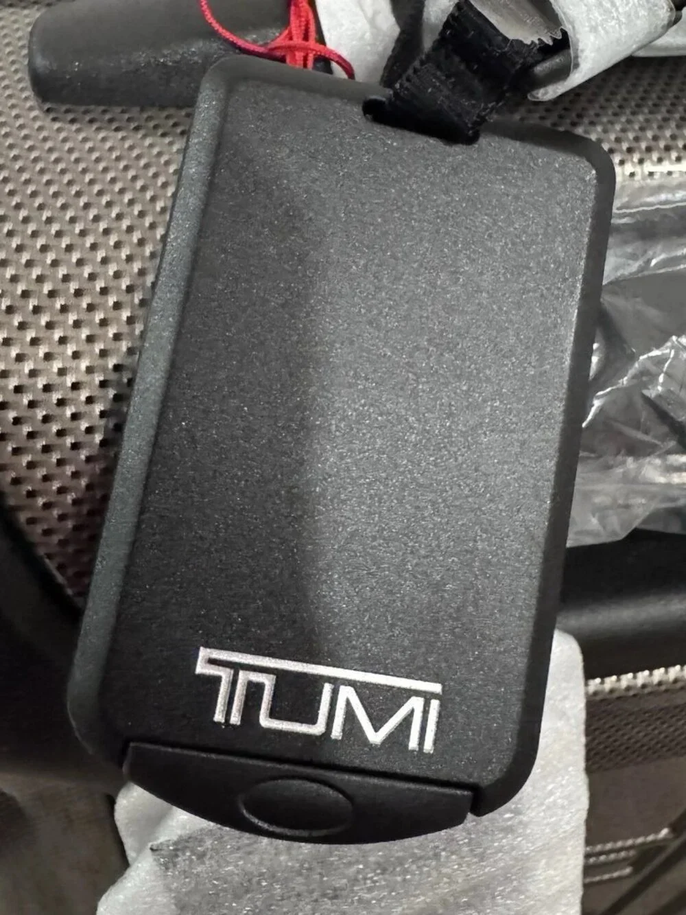 TUMI Vapor International Carry-On Luggage Hardside 22
